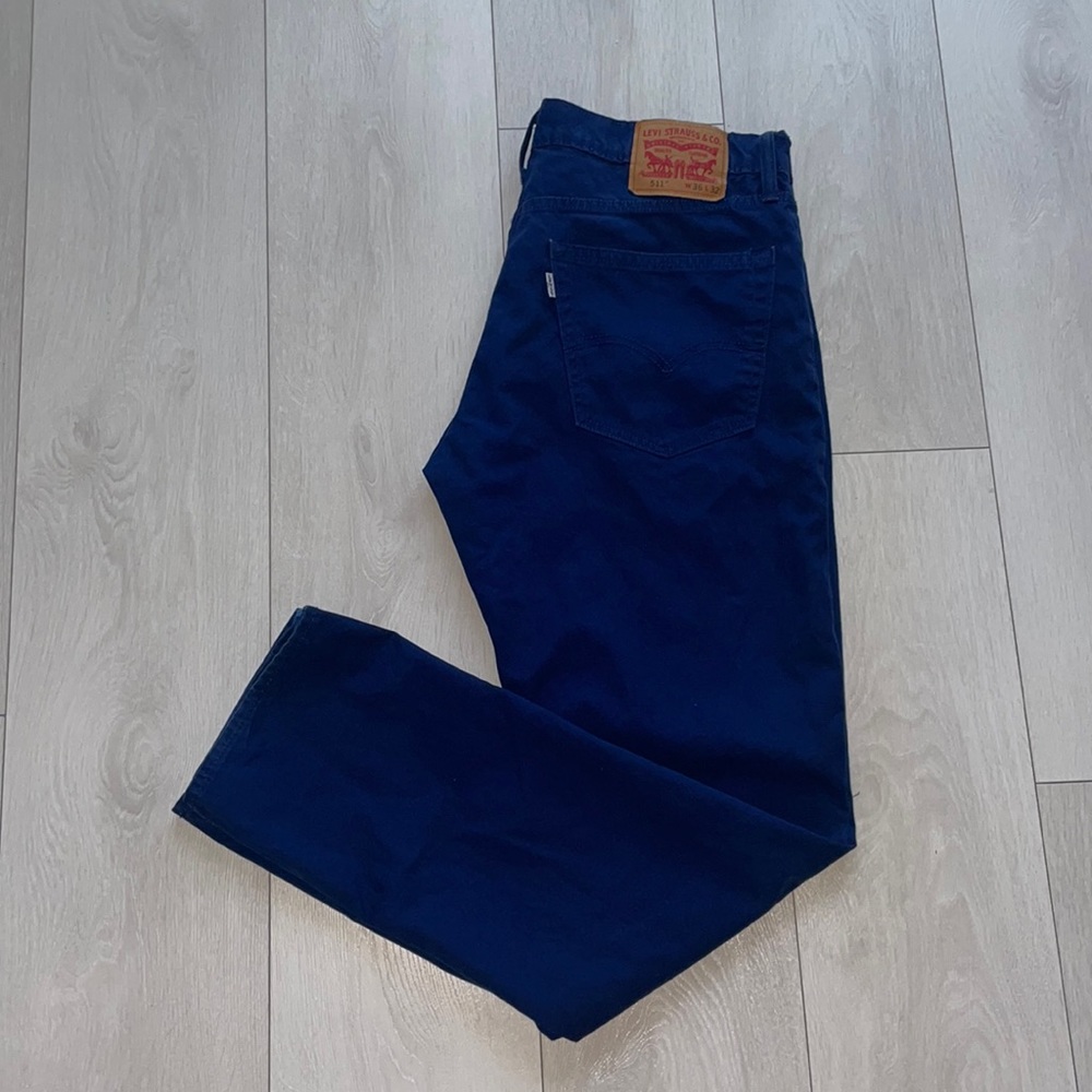 LEVIS STRAUSS & CO. W36